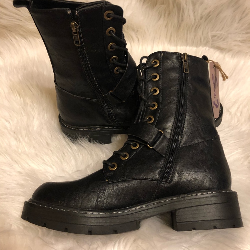 Women’s black combat boots from Seven7 - Picture 6 of 7